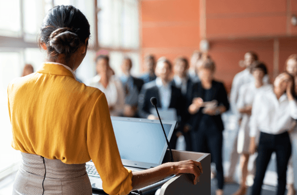Prise de parole en public : comment s’exprimer avec clarté et confiance